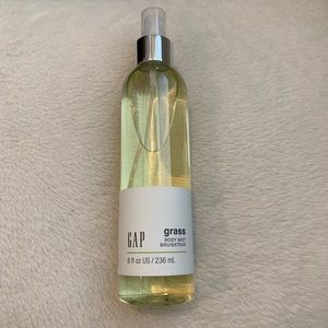 💚 Gap Grass Body Spray 8 oz